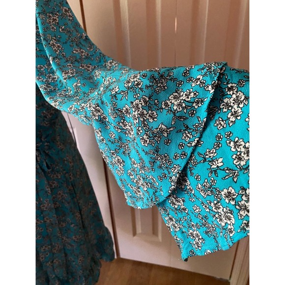 Ruffle Wrap Dress L/G 12/14 Bell Sleeves Floral NWT - Picture 4 of 10